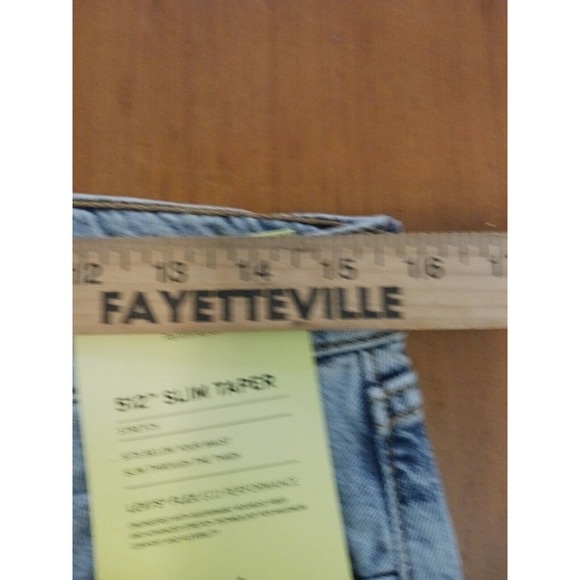 Levi's Men's 512 Slim Taper Fit Jeans NWT distressed Light Wash 32x36 - Picture 9 of 11